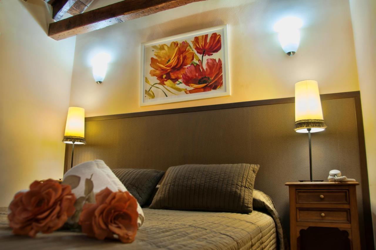 Hostal Alfonso XII By Toledo Ap Ngoại thất bức ảnh